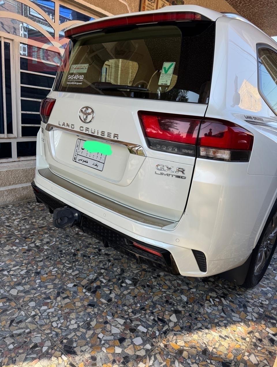 Toyota Land Cruiser
